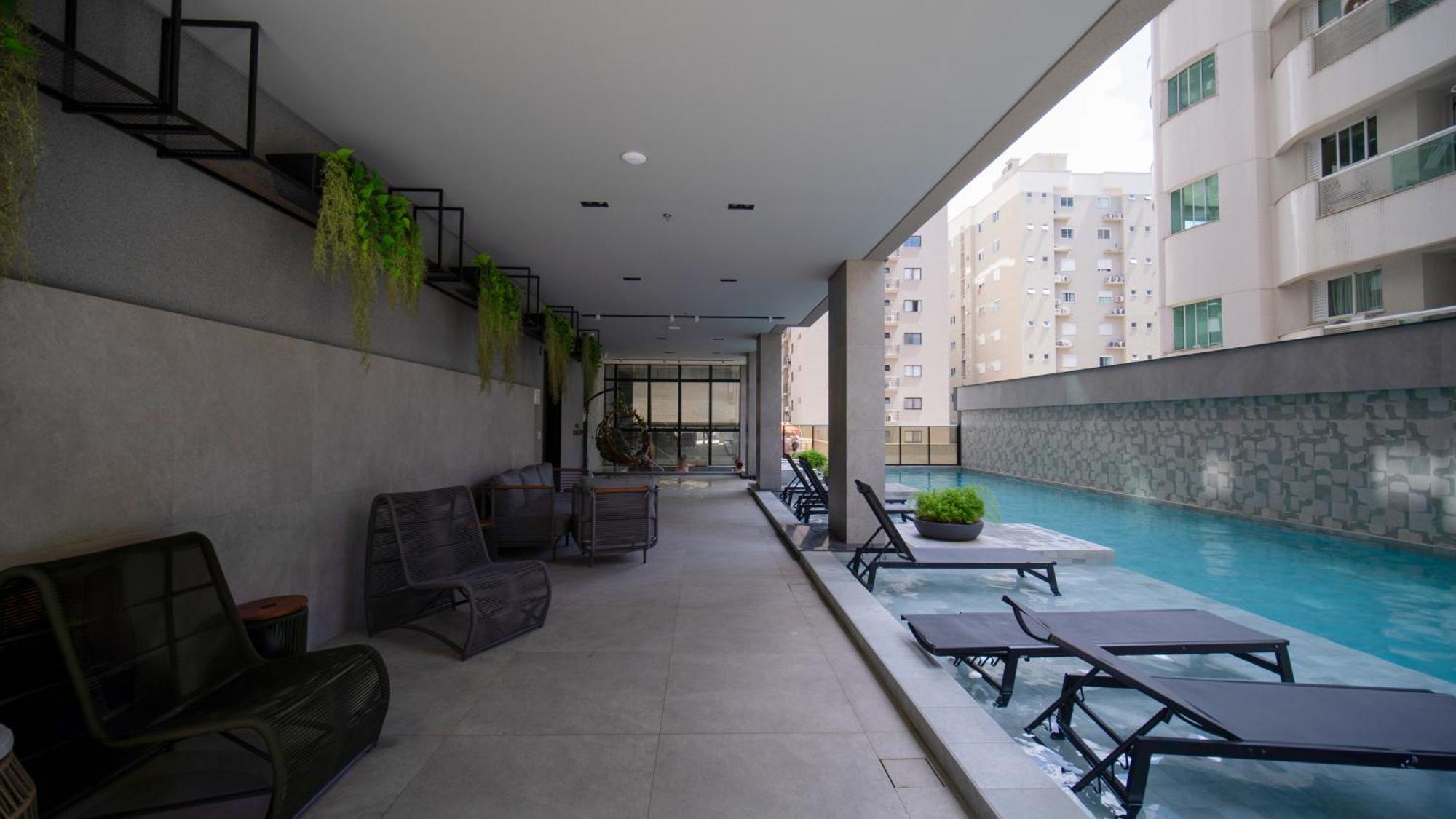 Flat No Coracao De Meia Em * Itapema