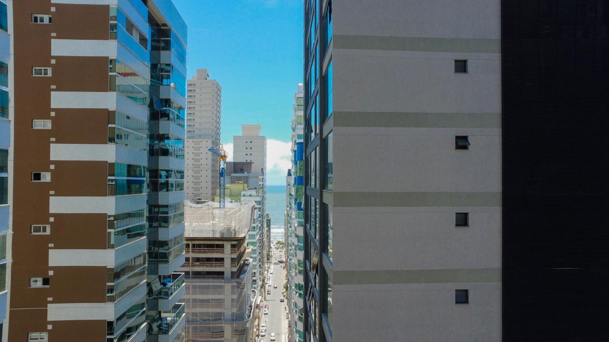 Flat No Coracao De Meia Em Itapema